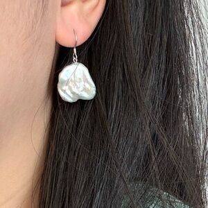 Baroque pearl earrings